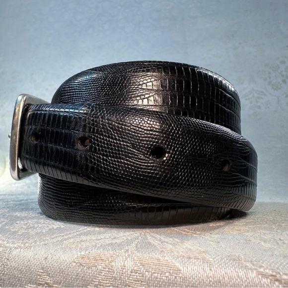 Roundtree & Yorke Black Crocodile-Embossed Italian Calfskin Solid Brass Belt - Picture 2 of 10